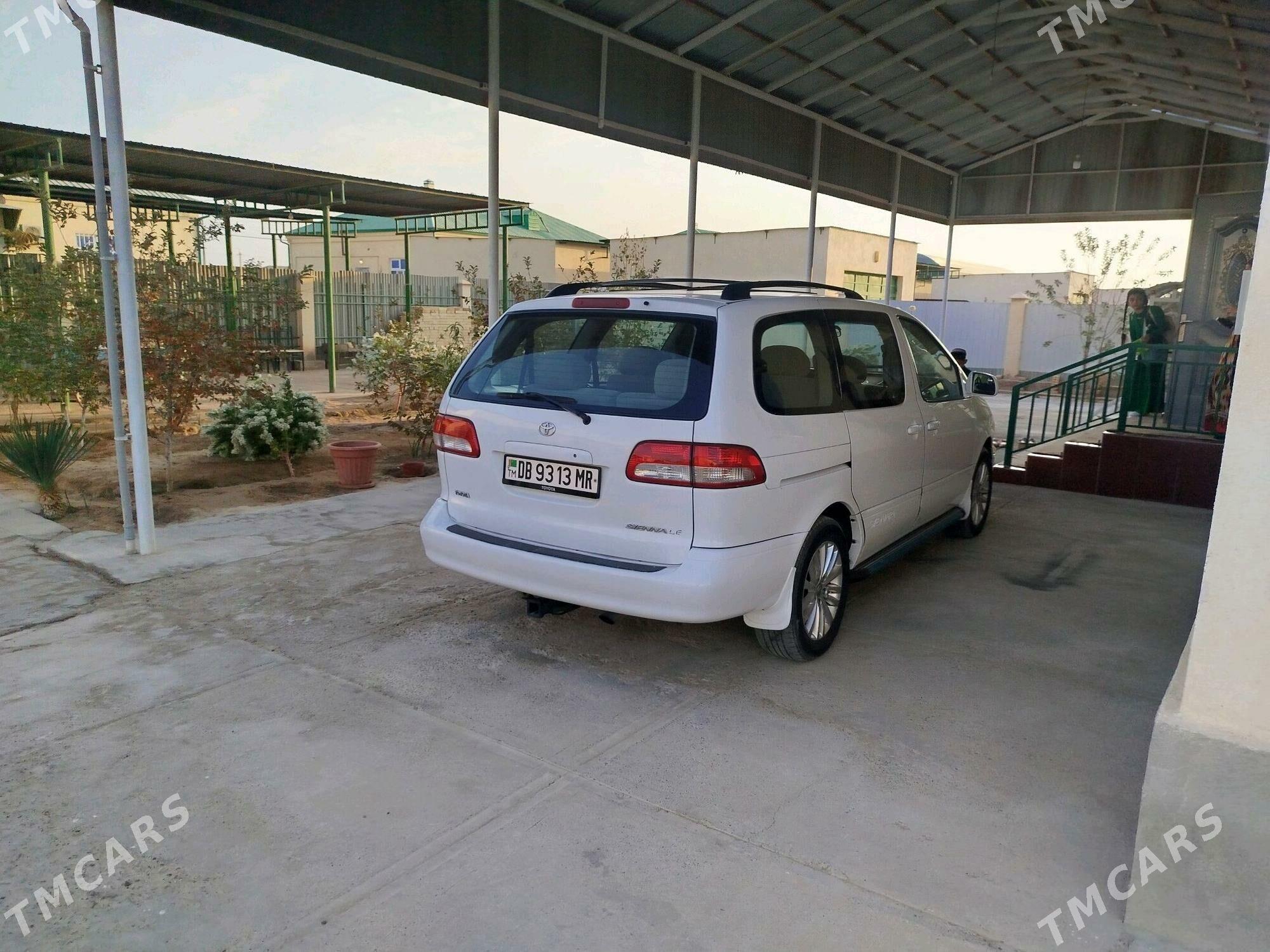 Toyota Sienna 2002 - 185 000 TMT - Мары - img 5
