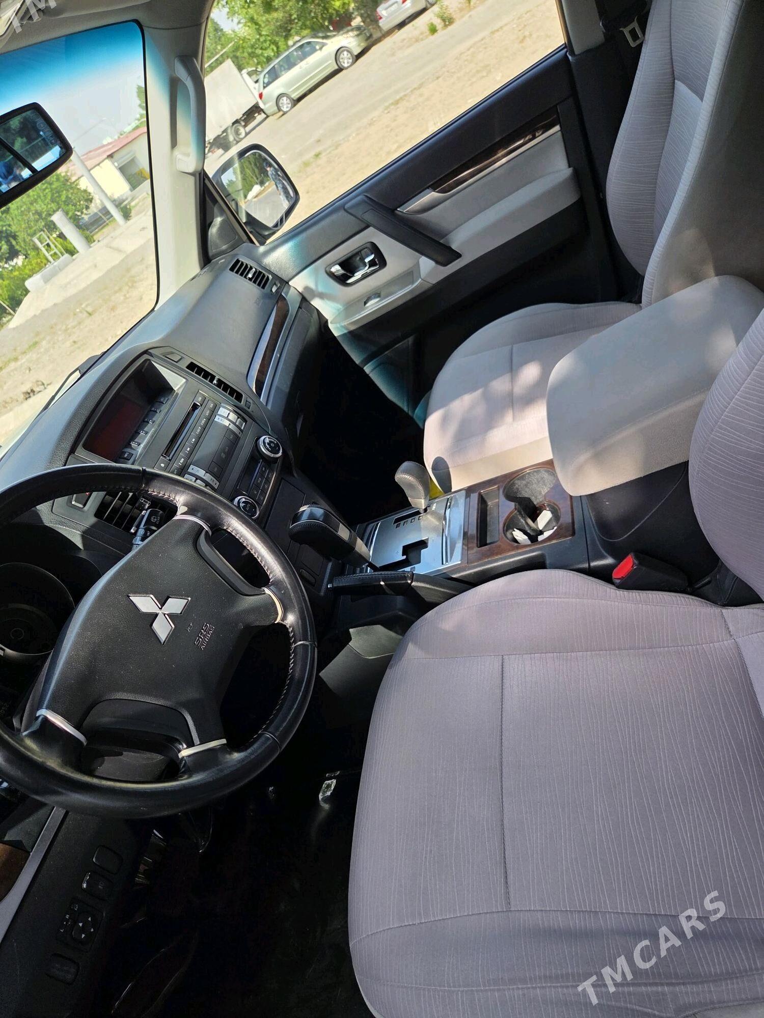 Mitsubishi Pajero 2010 - 245 000 TMT - Ашхабад - img 7