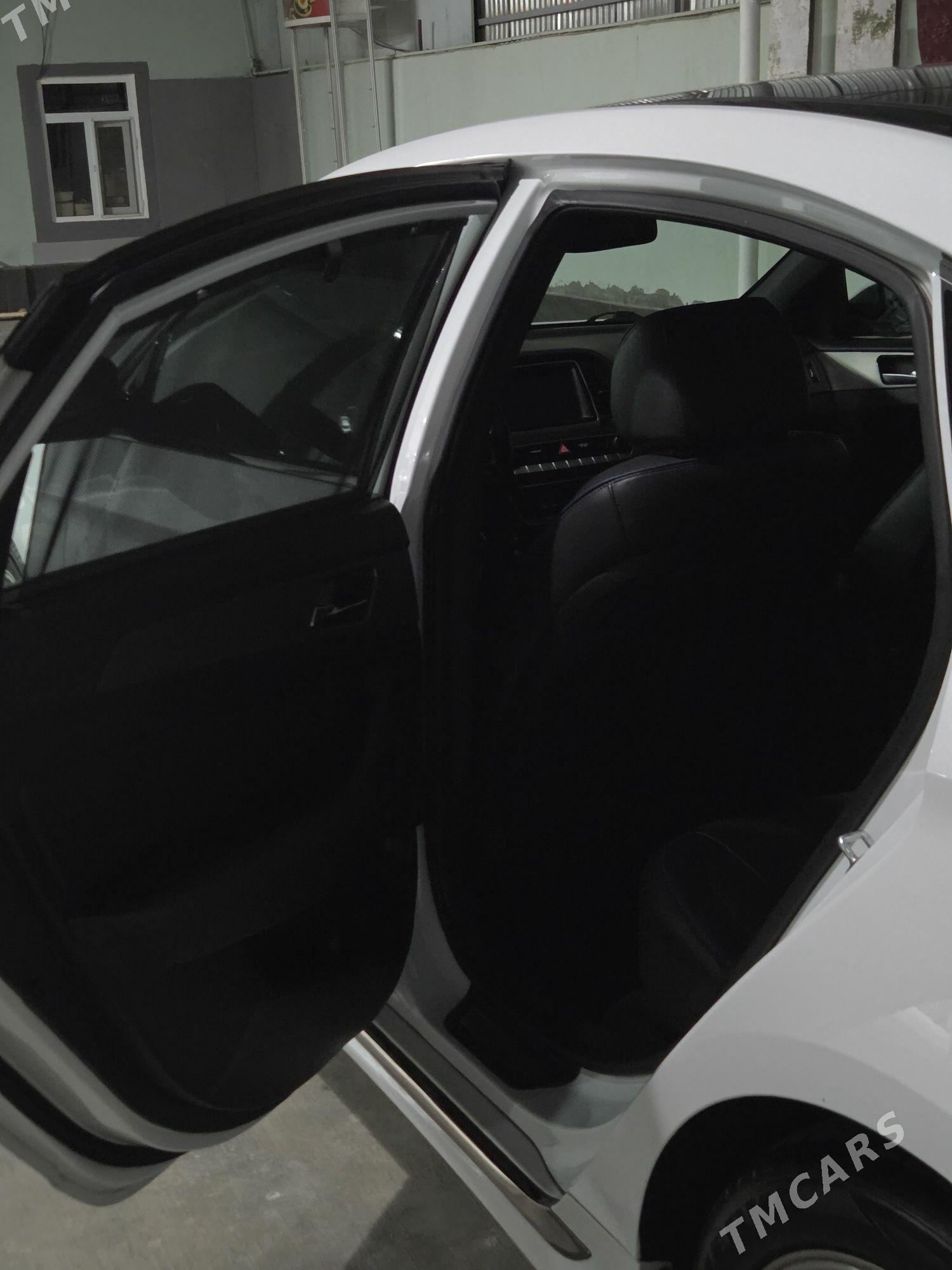 Hyundai Sonata 2019 - 265 000 TMT - Ашхабад - img 6