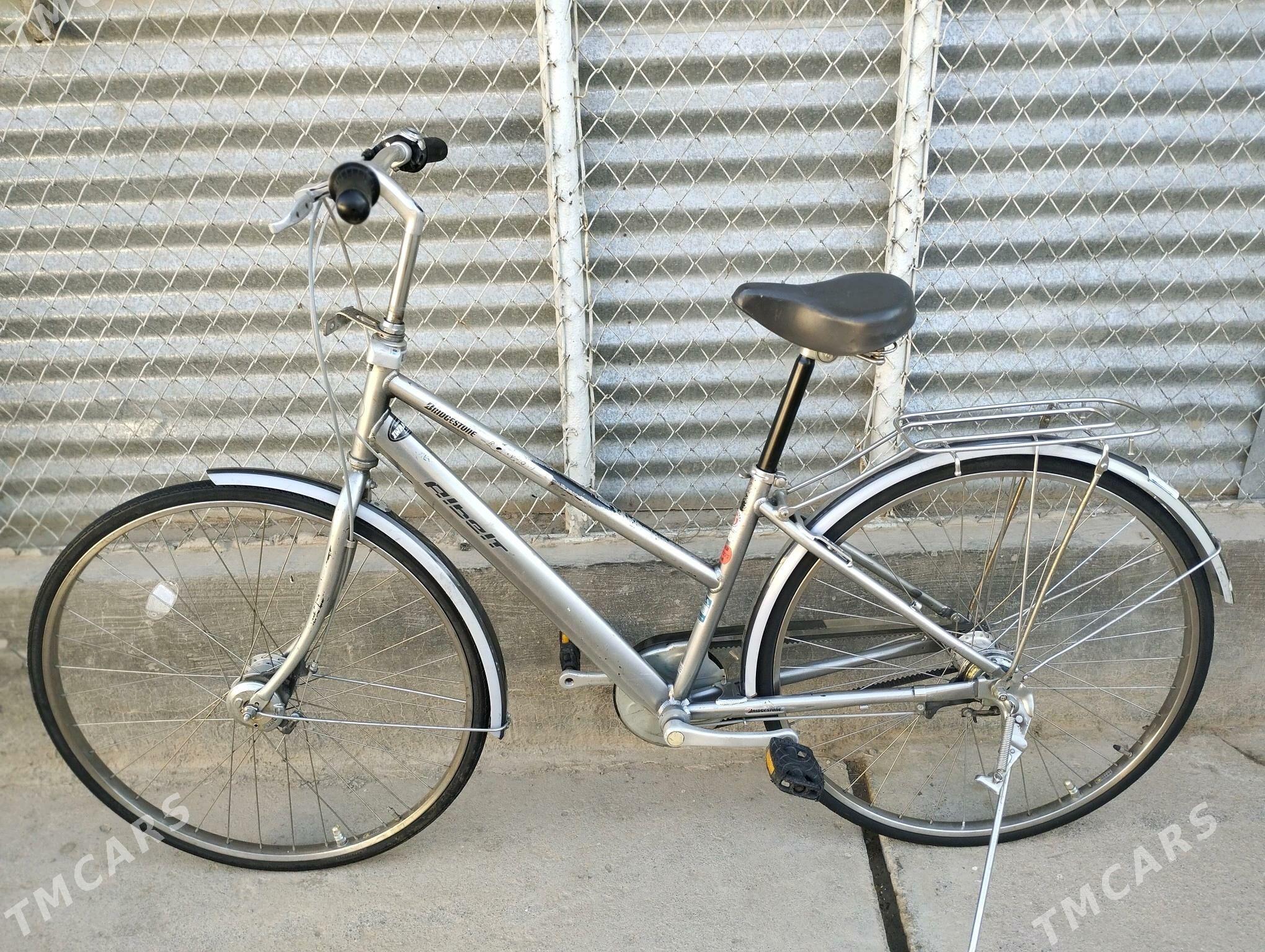 27 BRIDGESTONE ALBELT YAPONWEL - Mary - img 2