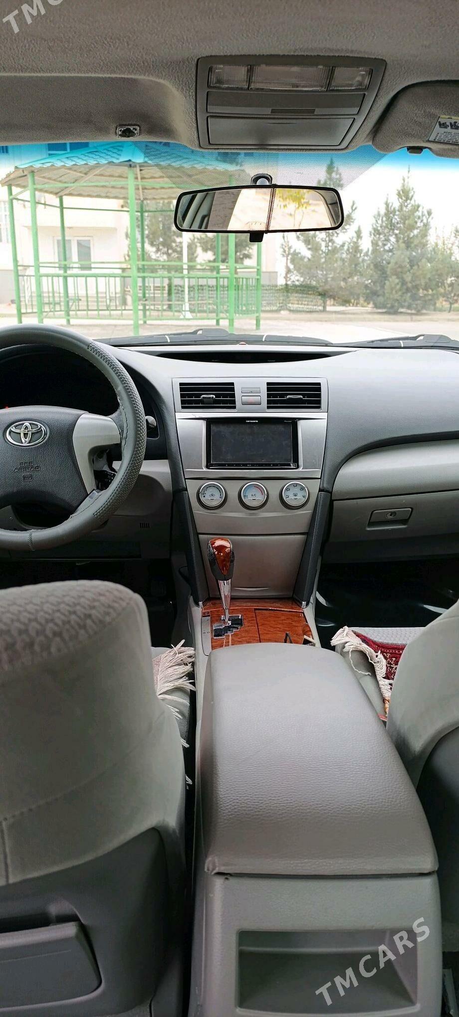 Toyota Camry 2010 - 185 000 TMT - Хитровка - img 4