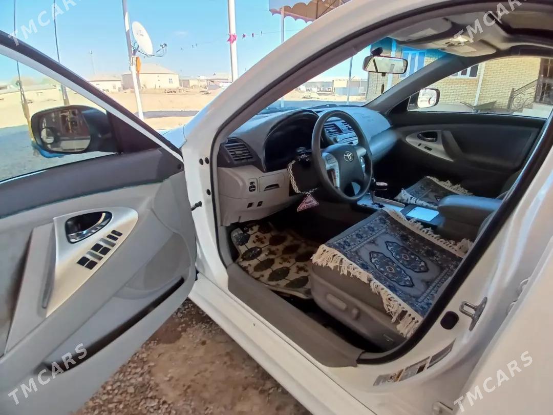 Toyota Camry 2011 - 190 000 TMT - Мары - img 3