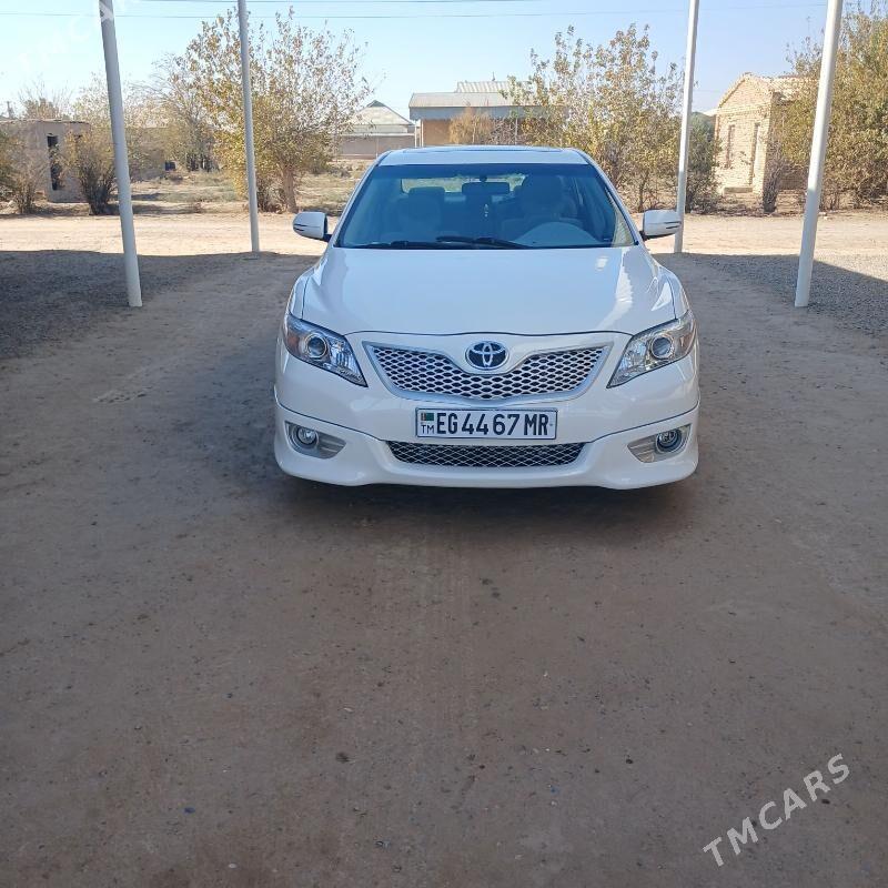 Toyota Camry 2011 - 190 000 TMT - Мары - img 1