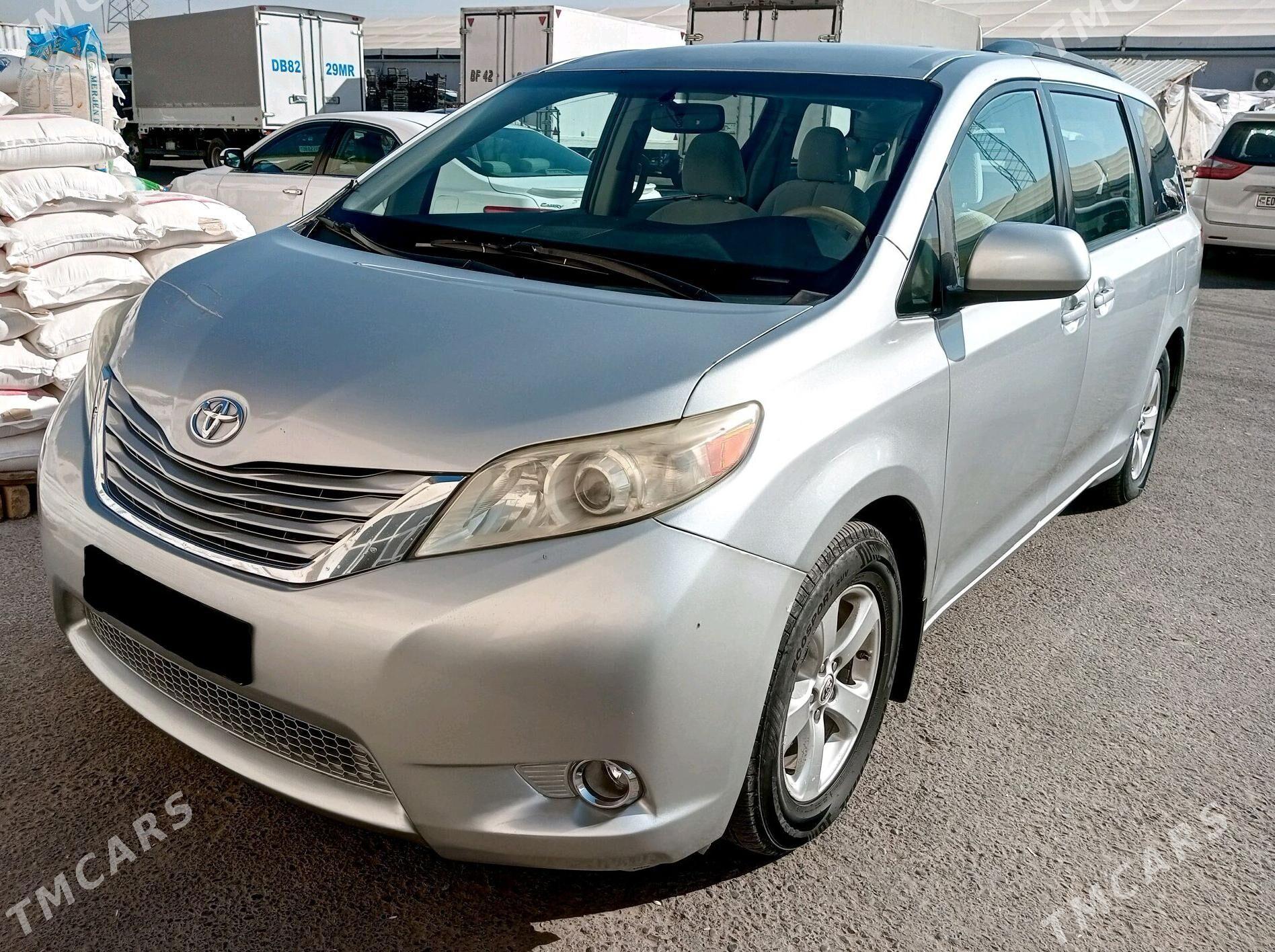 Toyota Sienna 2010 - 295 000 TMT - Мары - img 2