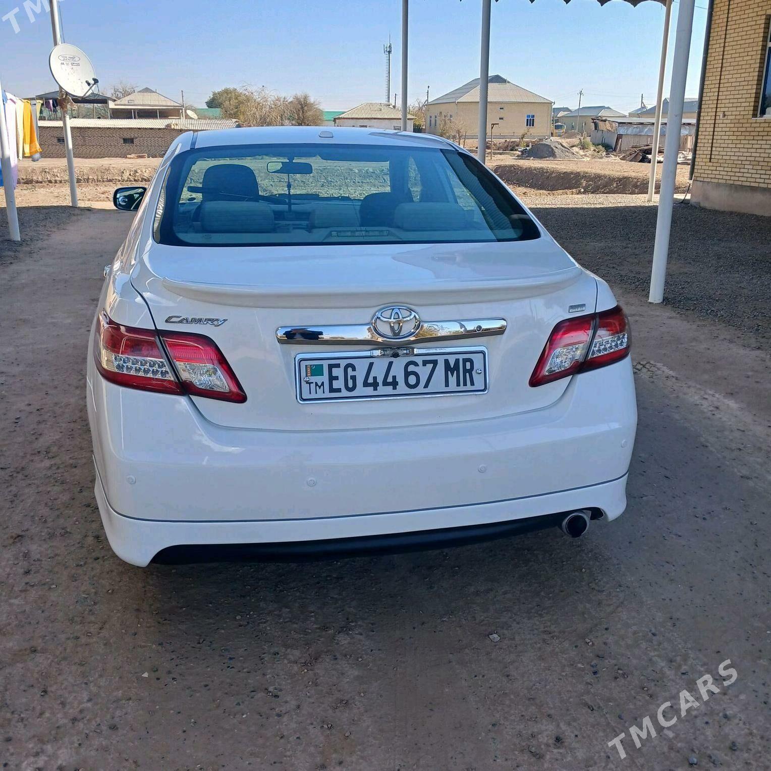 Toyota Camry 2011 - 190 000 TMT - Мары - img 2