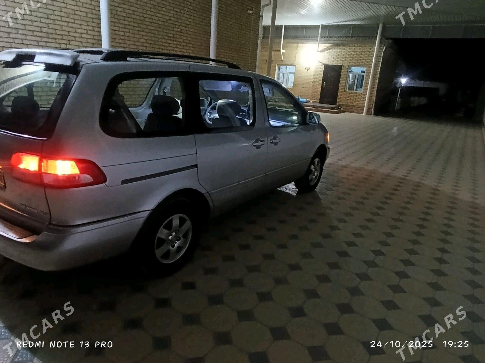 Toyota Sienna 2002 - 185 000 TMT - Мары - img 5