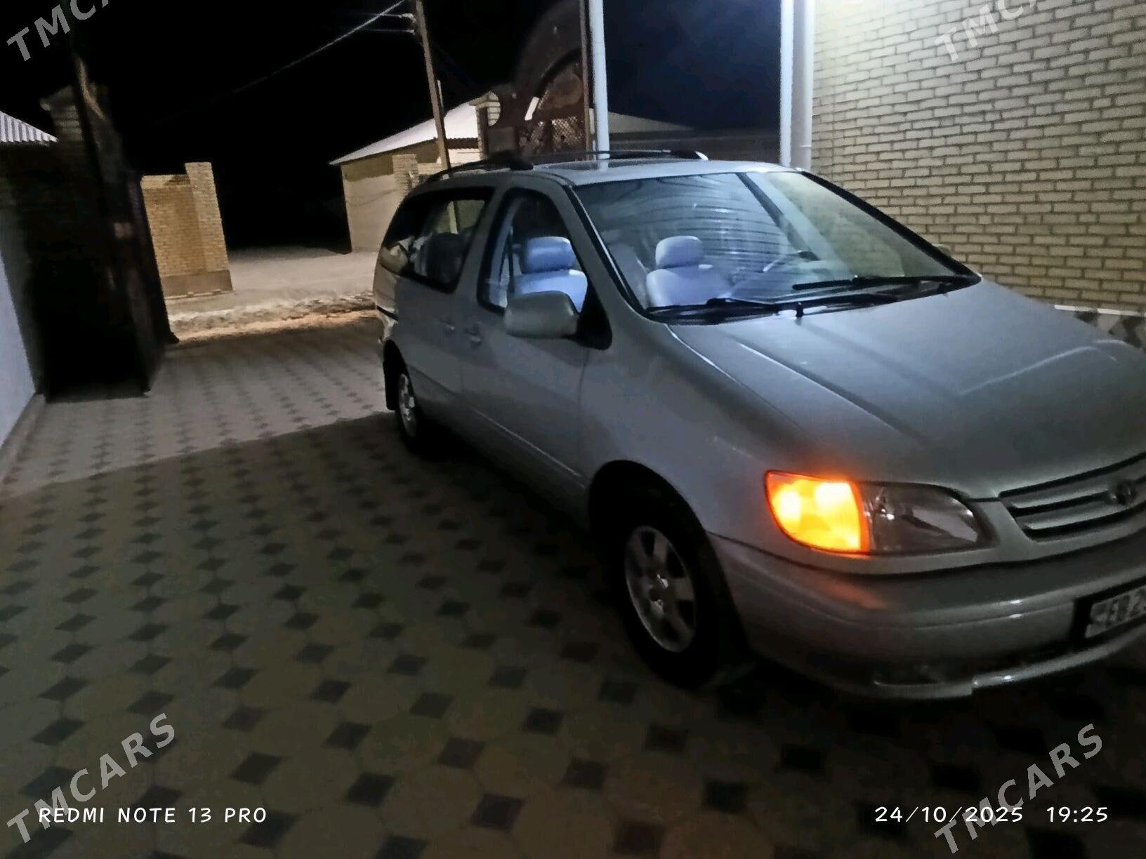 Toyota Sienna 2002 - 185 000 TMT - Мары - img 2