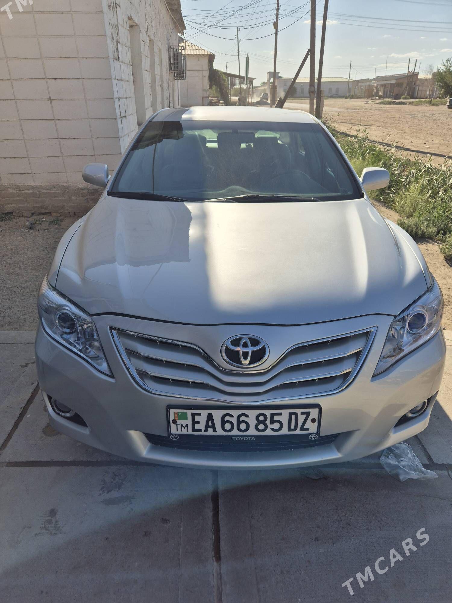 Toyota Camry 2011 - 230 000 TMT - Кёнеургенч - img 1