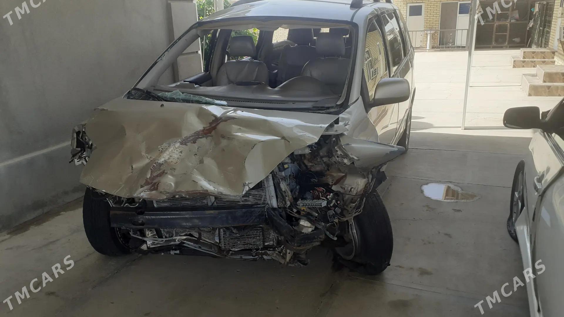 Toyota Sienna 2004 - 120 000 TMT - Mary - img 1