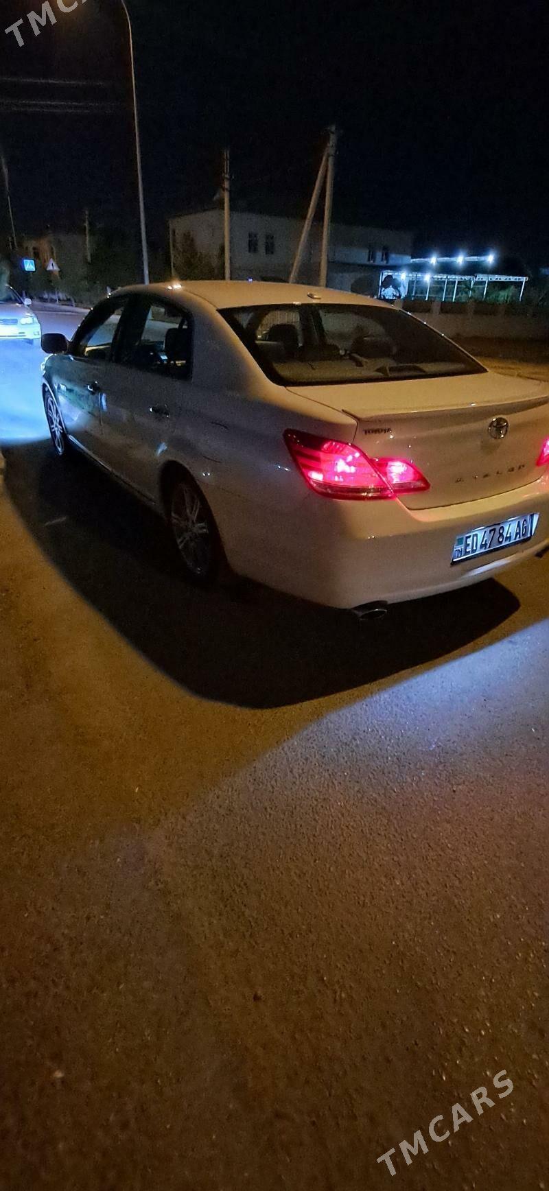 Toyota Avalon 2006 - 240 000 TMT - Бузмеин - img 5