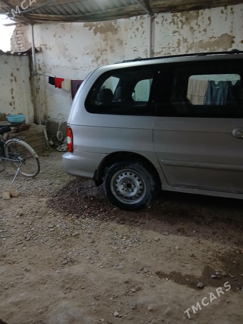 Kia Carnival 2001 - 70 000 TMT - Тагтабазар - img 5
