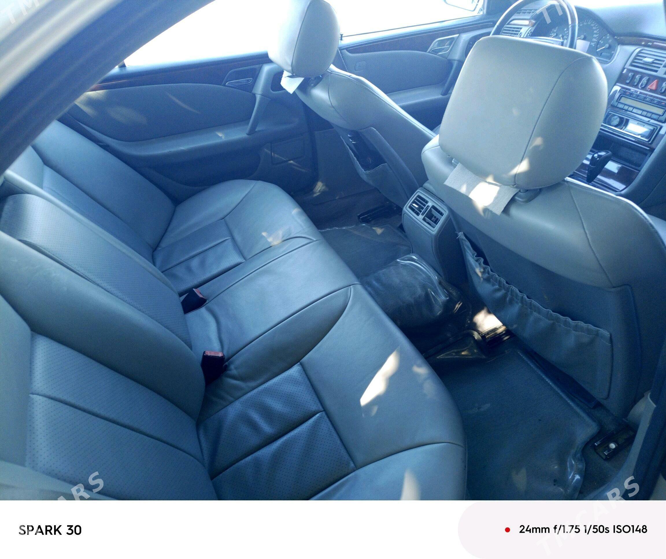 Mercedes-Benz E300 1997 - 82 000 TMT - Гёкдепе - img 6