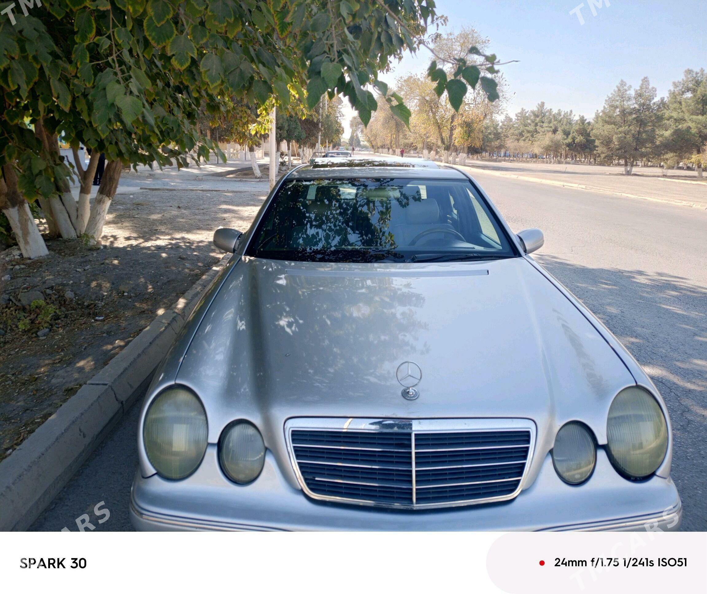 Mercedes-Benz E300 1997 - 82 000 TMT - Гёкдепе - img 3