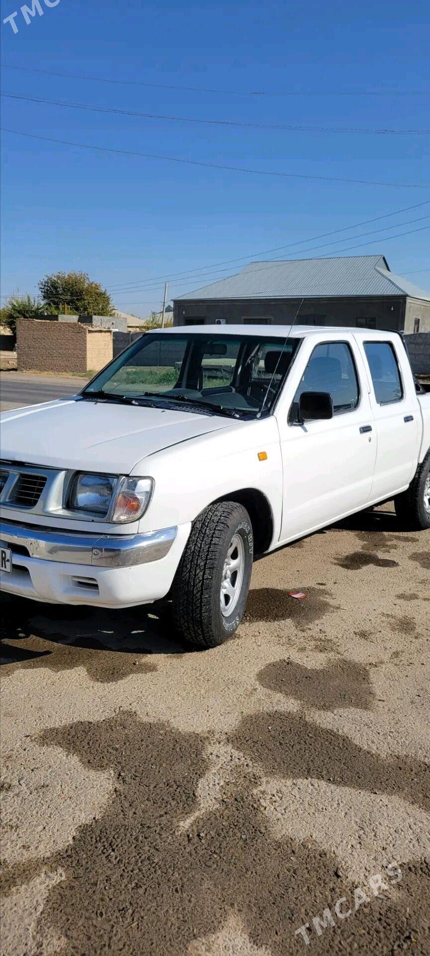 Nissan Navara 2001 - 75 000 TMT - Türkmengala - img 3