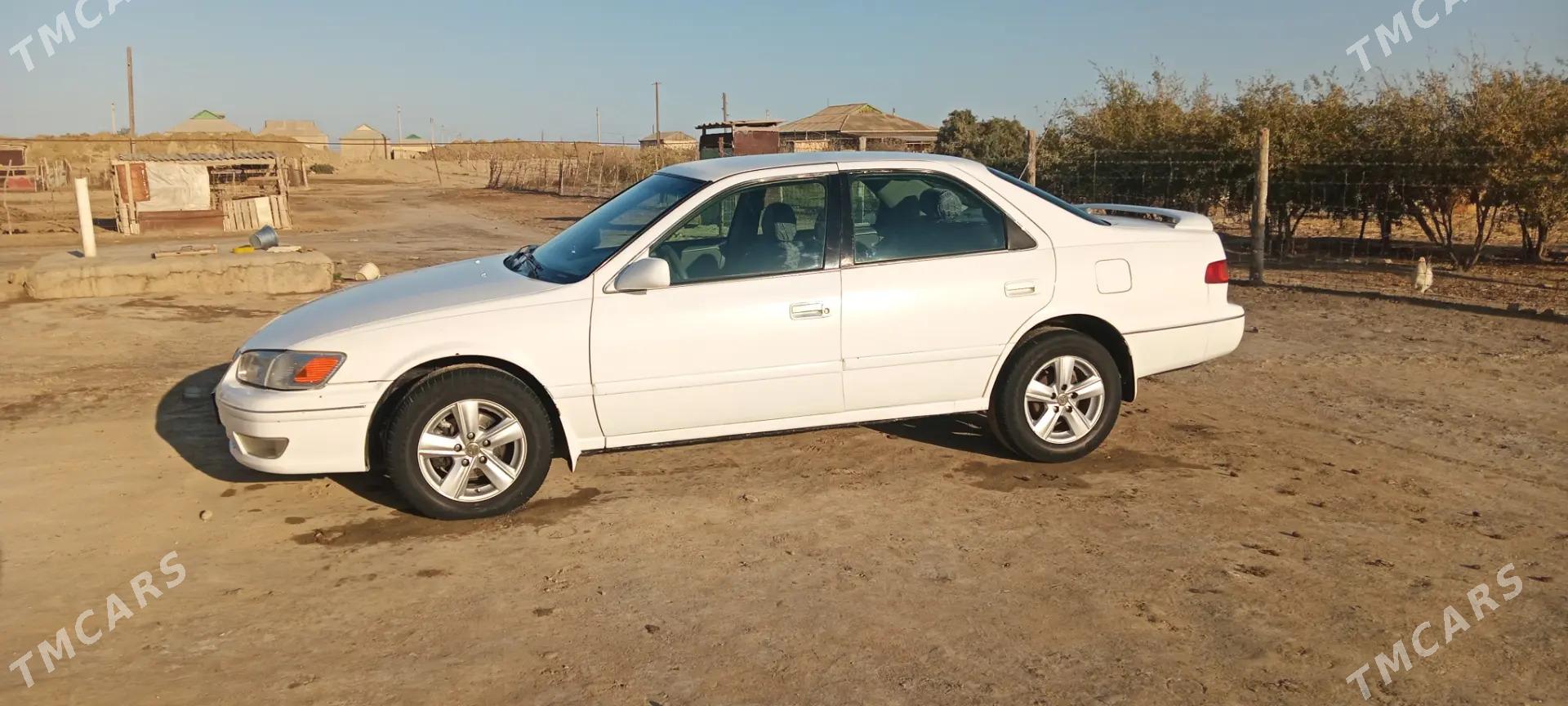 Toyota Camry 2001 - 140 000 TMT - Этрек - img 3