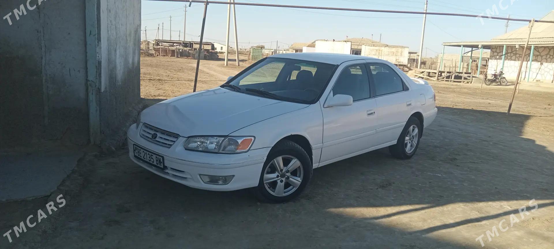 Toyota Camry 2001 - 140 000 TMT - Этрек - img 1
