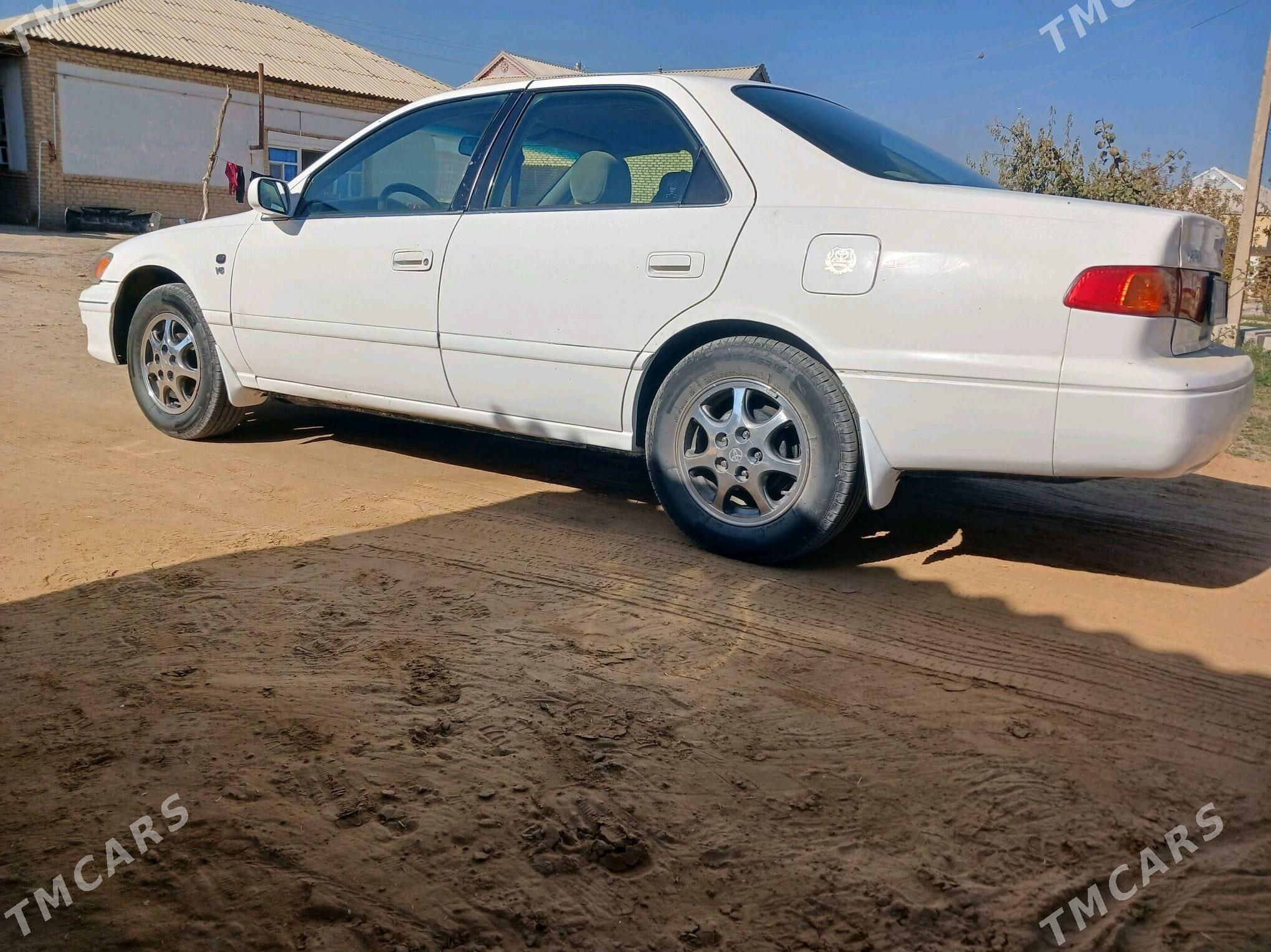 Toyota Camry 2001 - 120 000 TMT - Мары - img 6