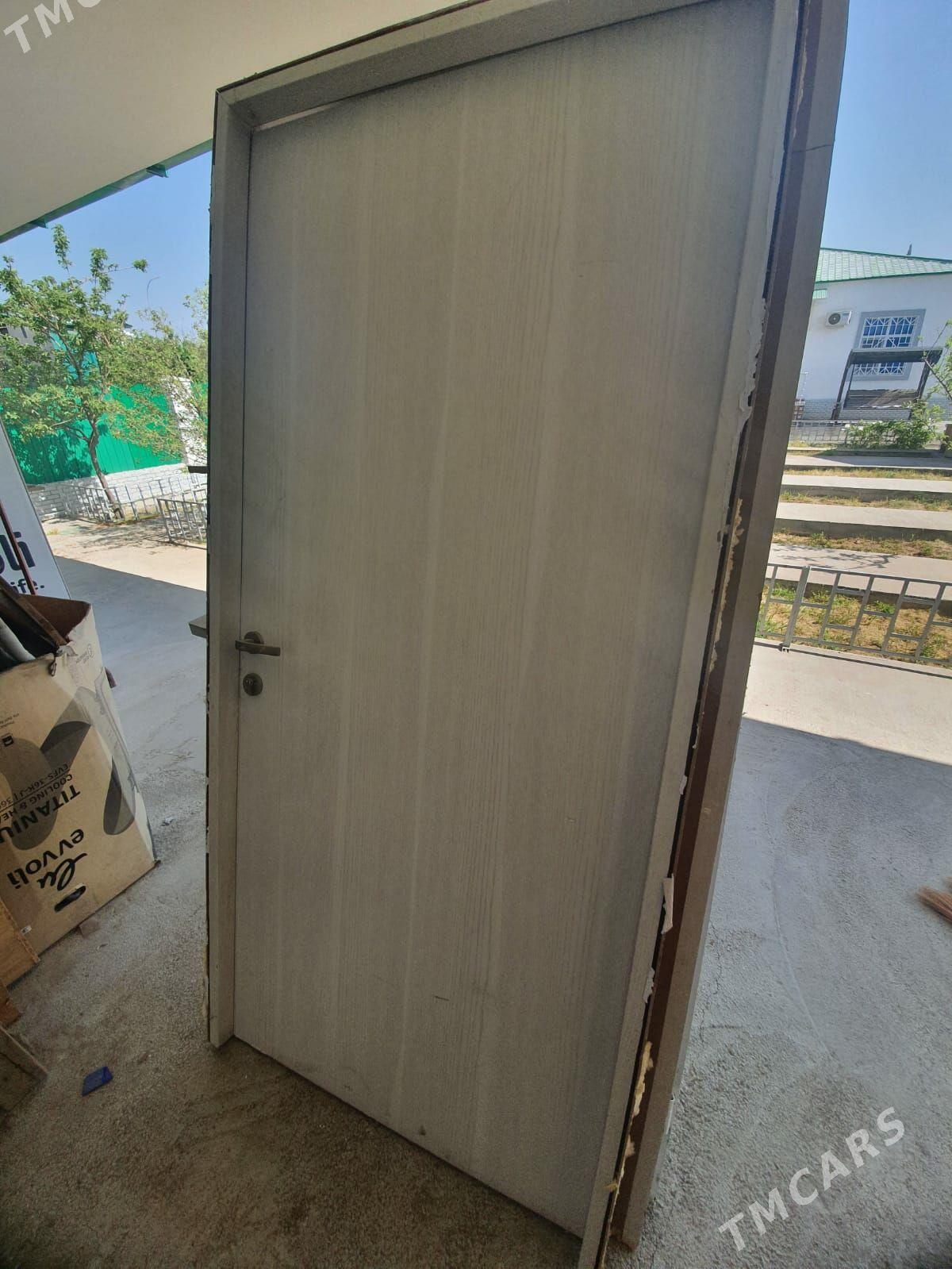 Satlyk gapy (ulanylan) - Aşgabat - img 3