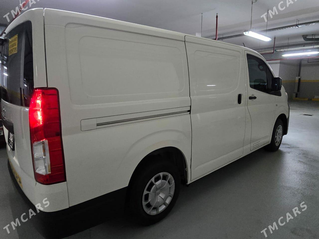 Toyota Hiace 2023 - 560 000 TMT - Мары - img 3