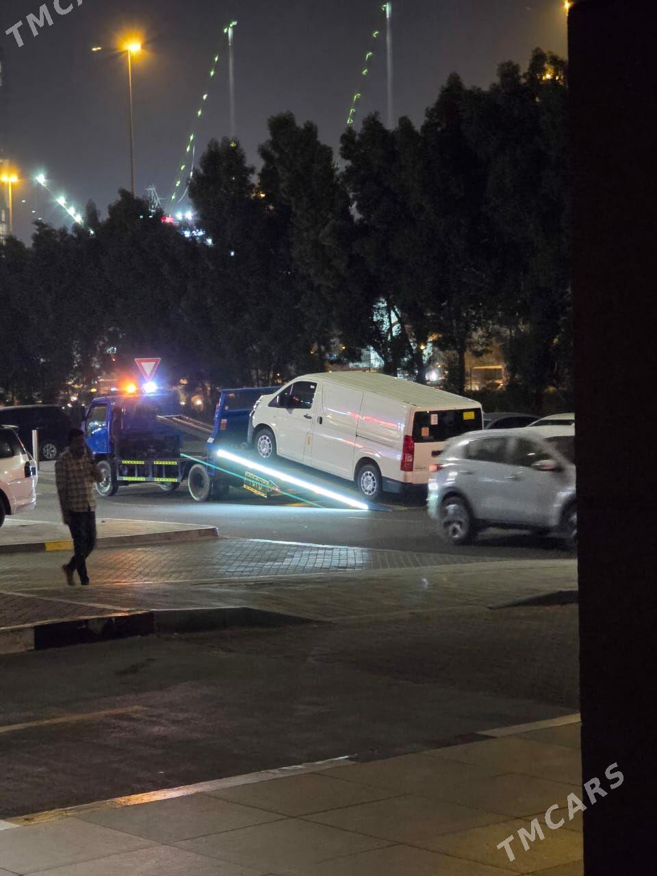 Toyota Hiace 2023 - 560 000 TMT - Мары - img 6