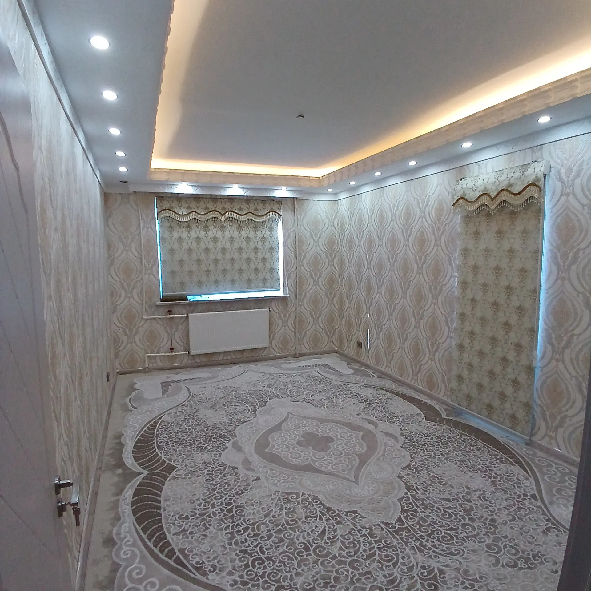 Продаётся Мир 1 12/12эт. 2ком - Parahat 1 - img 2