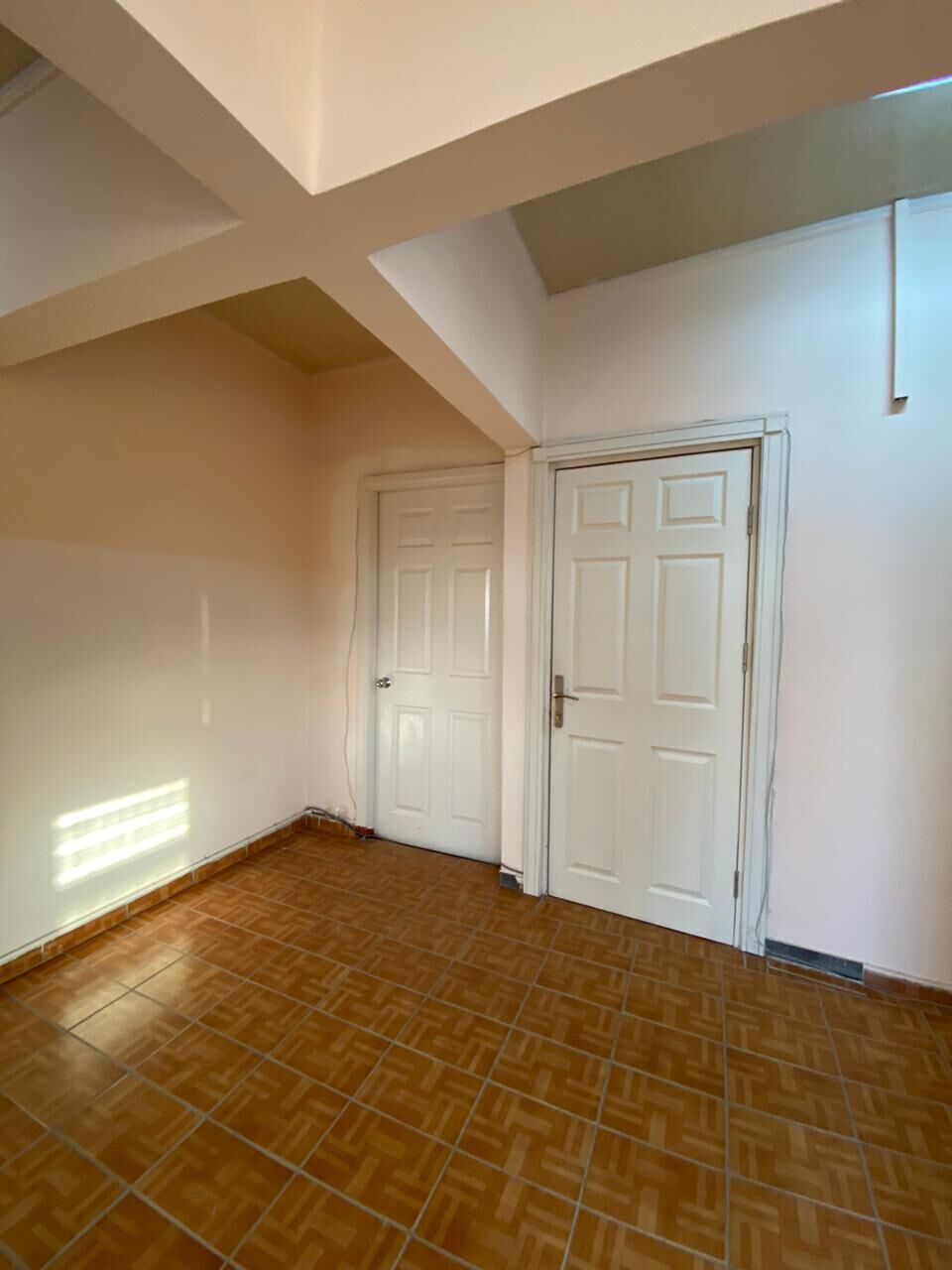 офис на продажу satlyk ofis 11 - Ашхабад - img 2