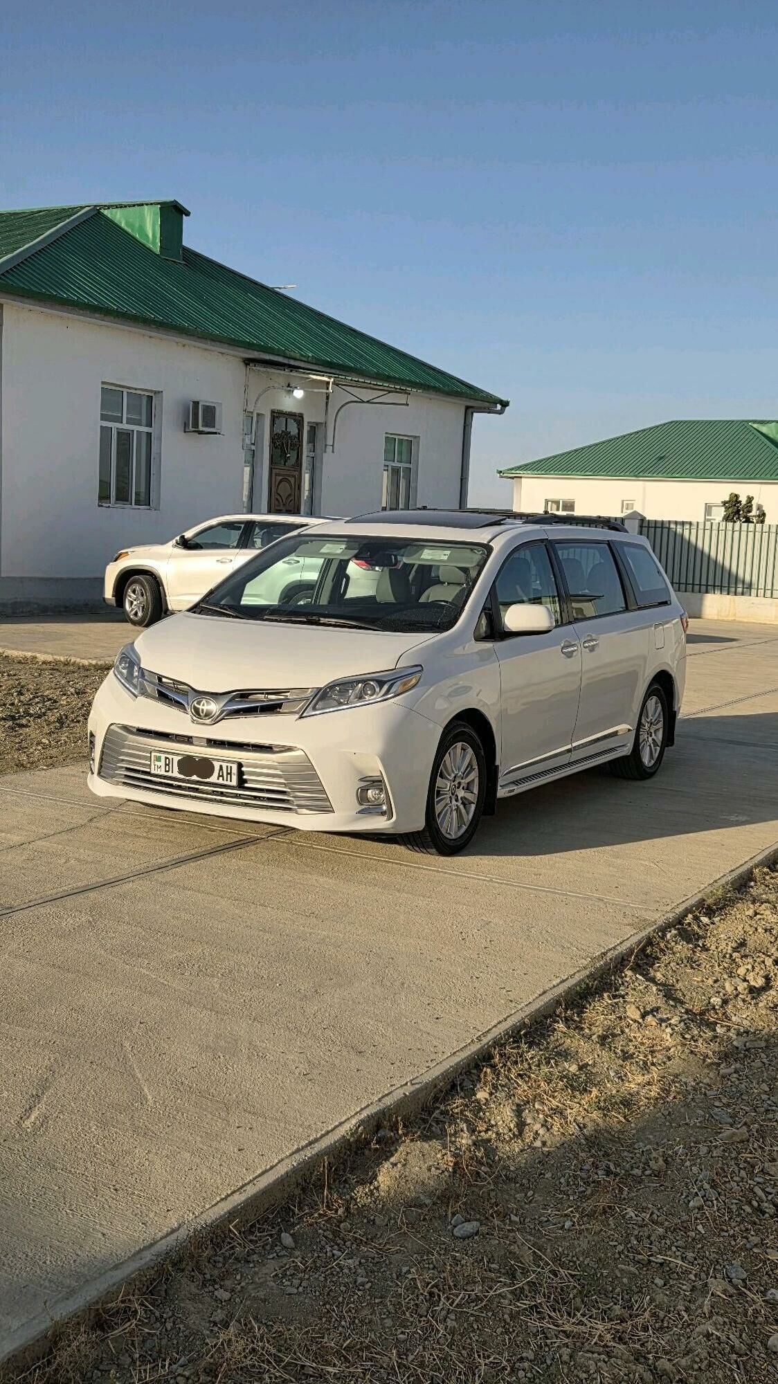 Toyota Sienna 2019 - 400 000 TMT - Гёкдепе - img 2