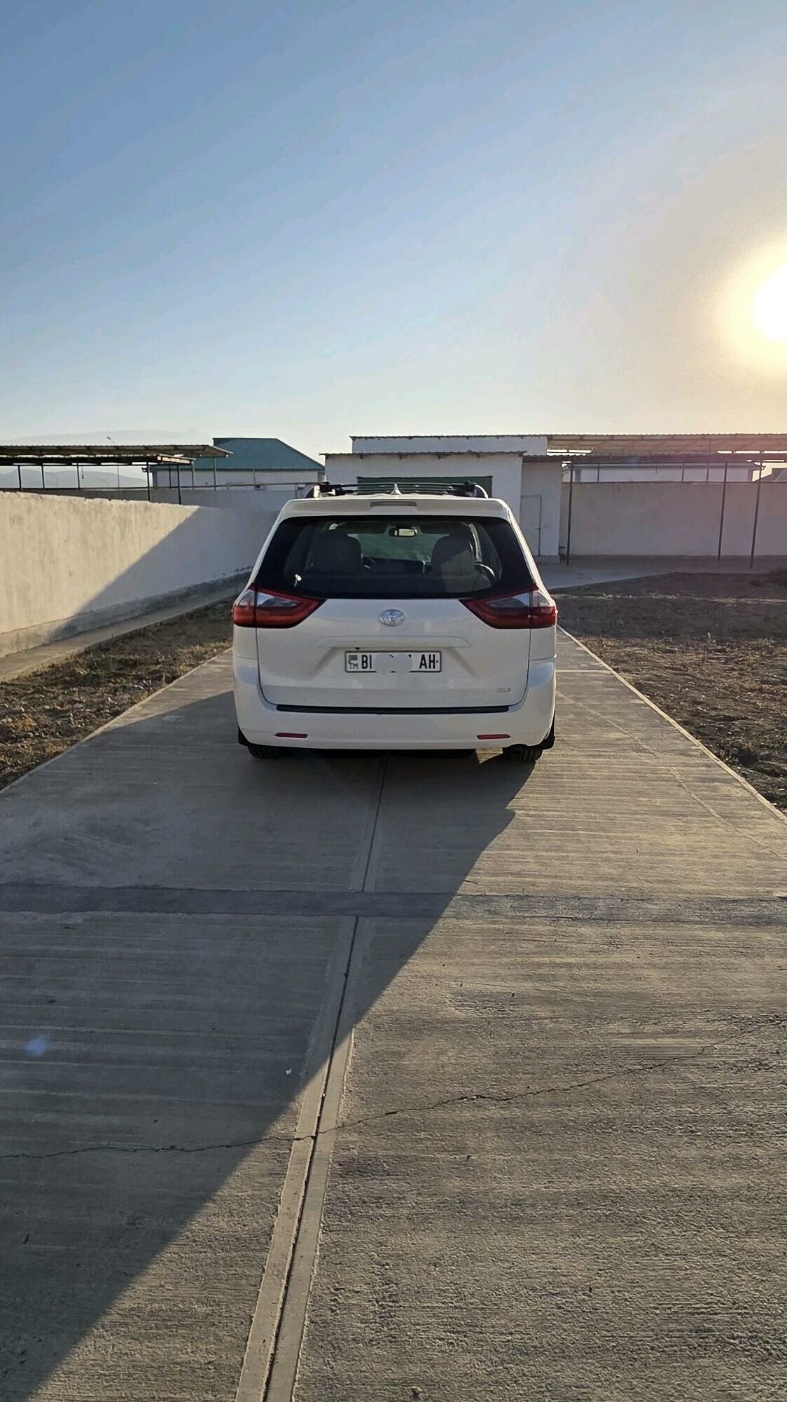 Toyota Sienna 2019 - 400 000 TMT - Гёкдепе - img 4