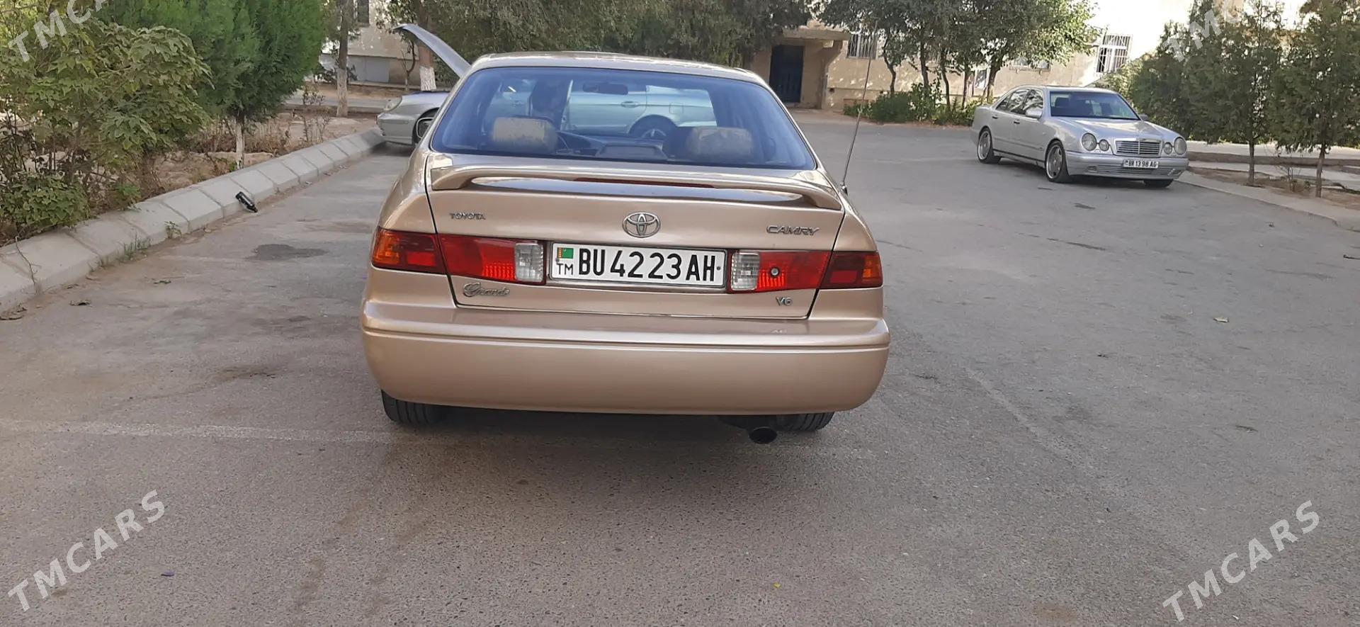 Toyota Camry 1998 - 130 000 TMT - Kaka - img 5