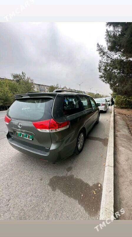 Toyota Sienna 2011 - 299 000 TMT - Мары - img 8