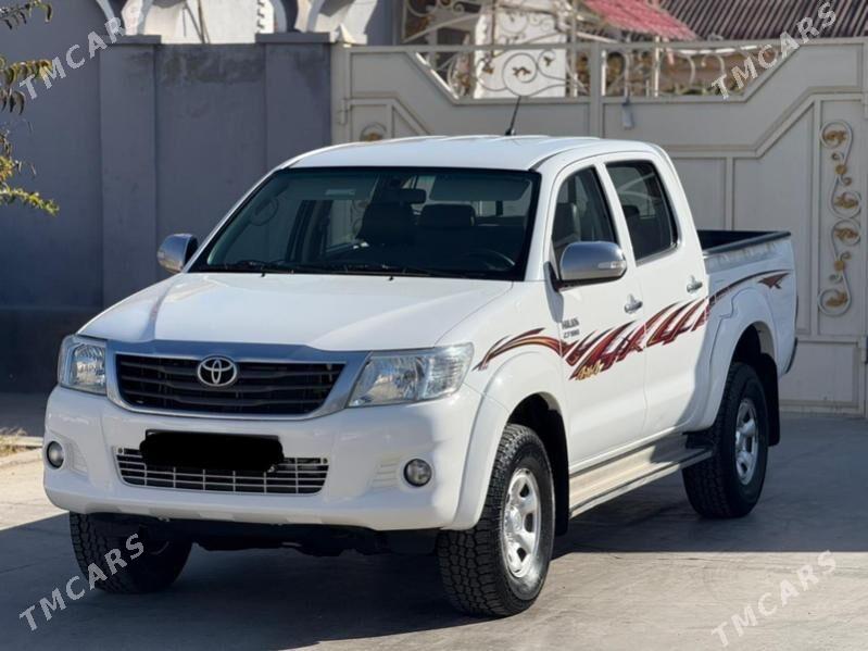 Toyota Hilux 2014 - 370 000 TMT - Балканабат - img 1