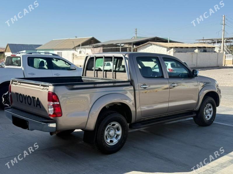 Toyota Hilux 2008 - 260 000 TMT - Балканабат - img 3