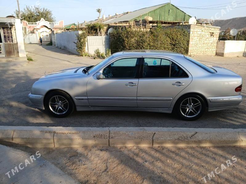 Mercedes-Benz E320 2001 - 120 000 TMT - Türkmenbaşy - img 7