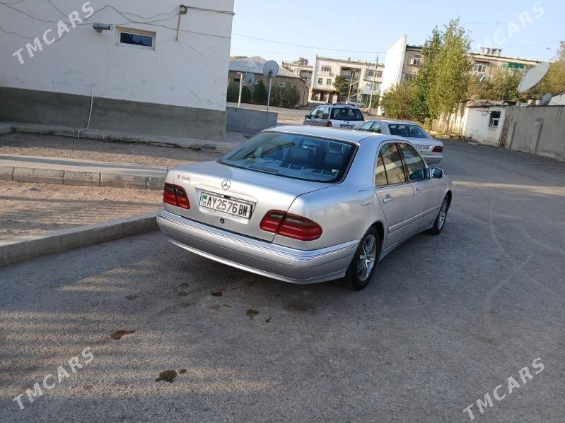 Mercedes-Benz E320 2001 - 120 000 TMT - Türkmenbaşy - img 3