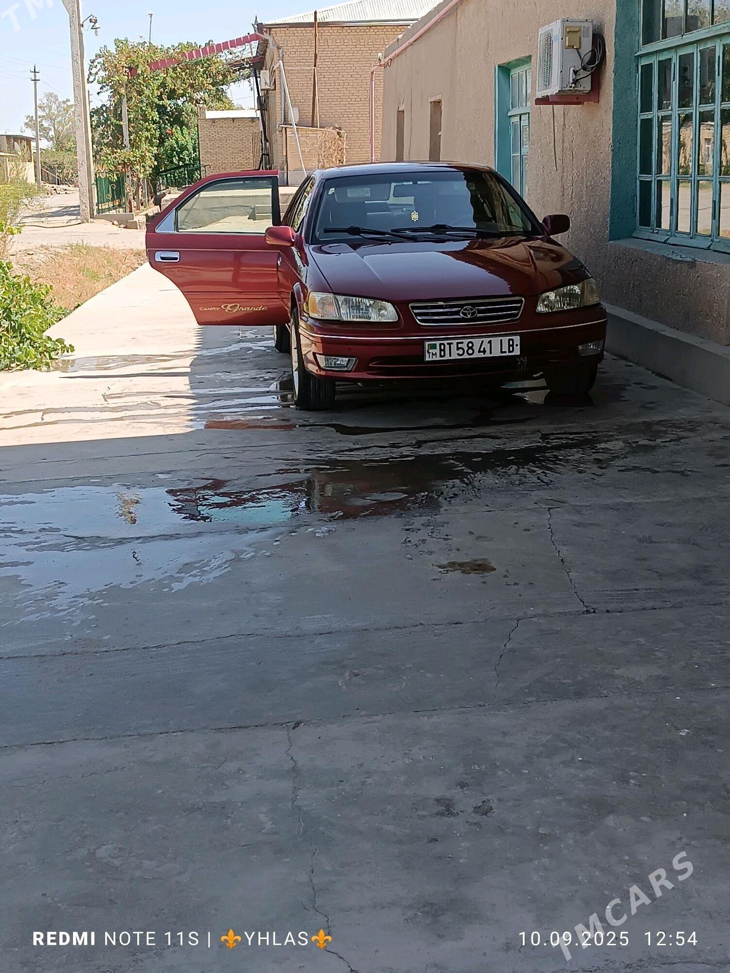 Toyota Camry 2001 - 170 000 TMT - Фарап - img 2