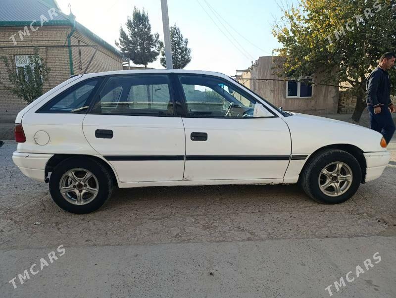 Opel Astra 1993 - 25 000 TMT - Дянев - img 5