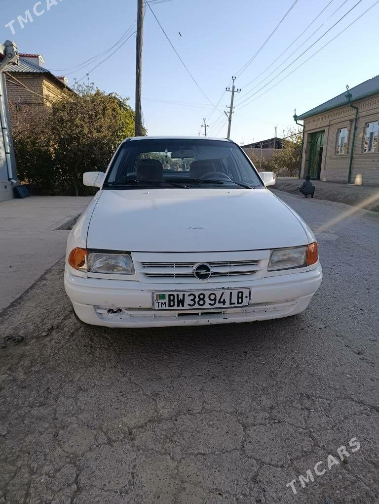 Opel Astra 1993 - 25 000 TMT - Дянев - img 4