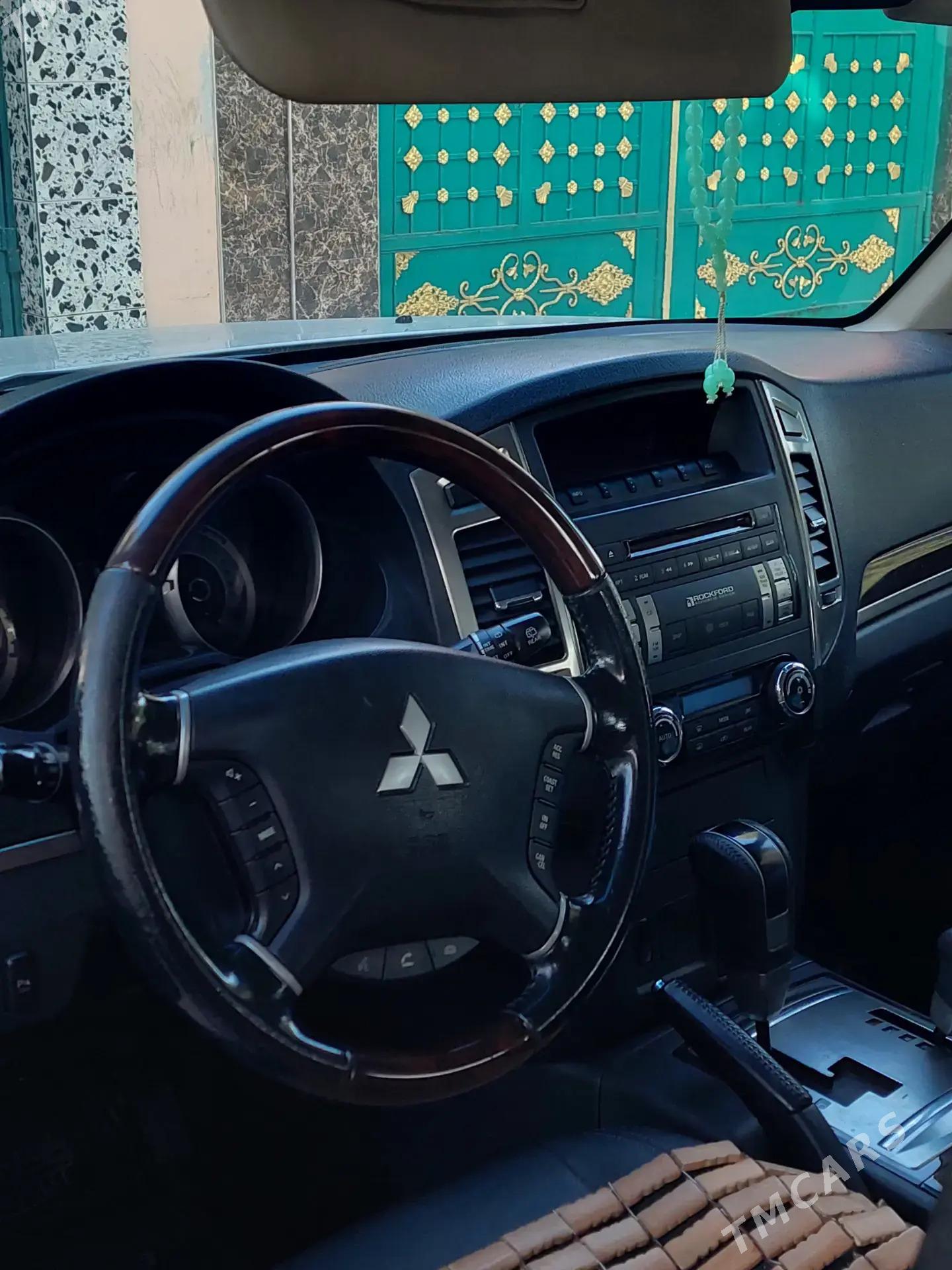 Mitsubishi Pajero 2014 - 350 000 TMT - Ашхабад - img 7