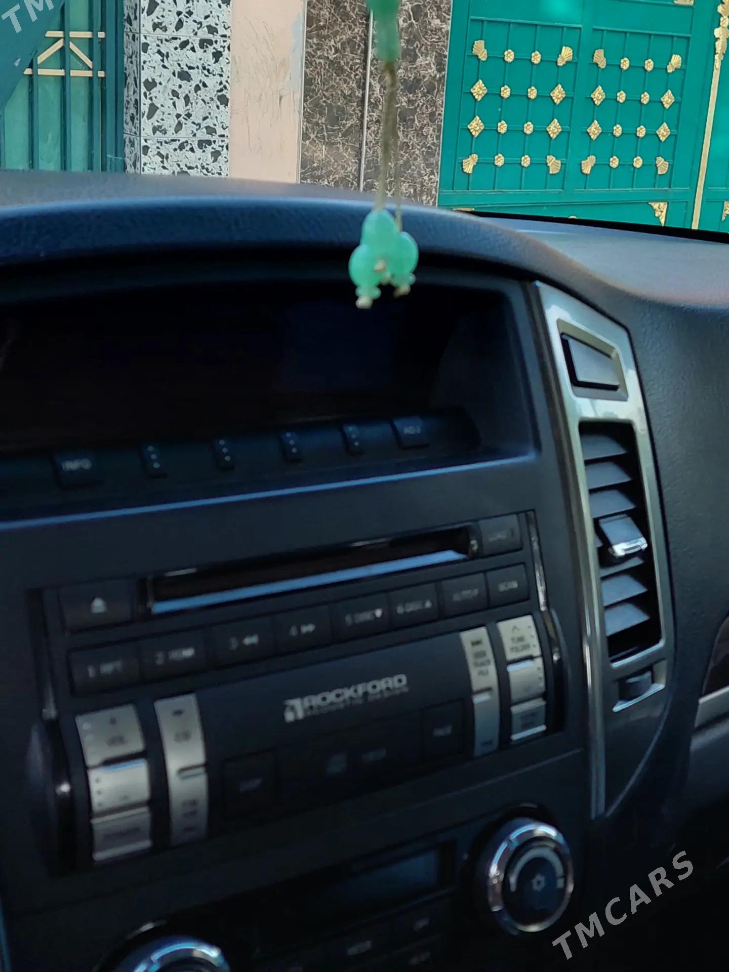 Mitsubishi Pajero 2014 - 350 000 TMT - Ашхабад - img 9