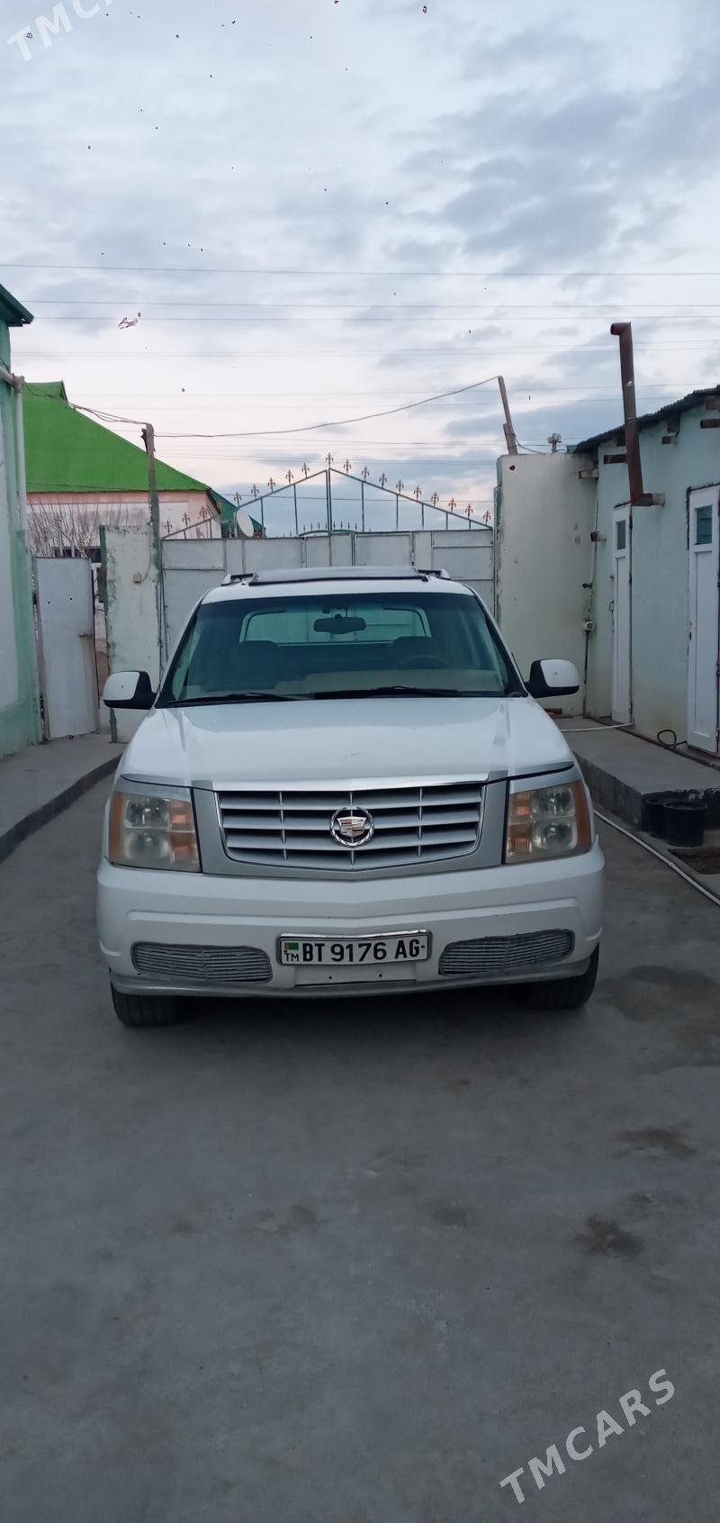 Chevrolet Avalanche 2500 2003 - 300 000 TMT - Ашхабад - img 2