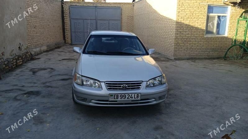 Toyota Camry 2000 - 135 000 TMT - Саят - img 3