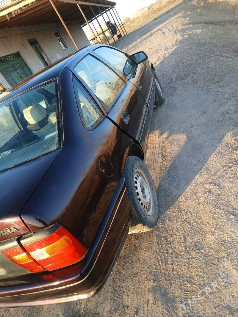 Opel Vectra 1991 - 35 000 TMT - Губадаг - img 3