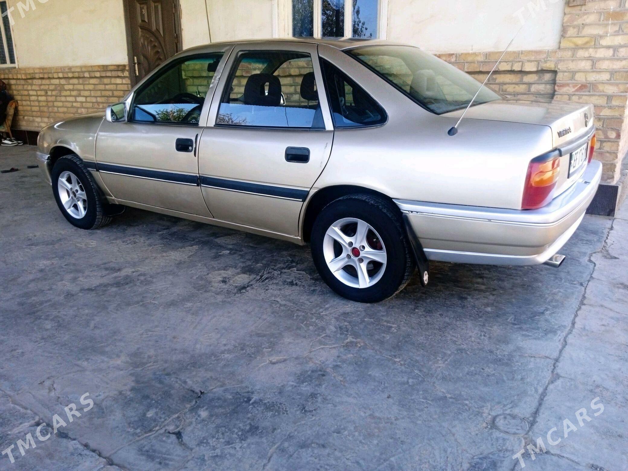 Opel Vectra 1990 - 40 000 TMT - Мары - img 3