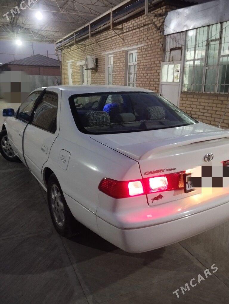 Toyota Camry 2001 - 140 000 TMT - Sakarçäge - img 2