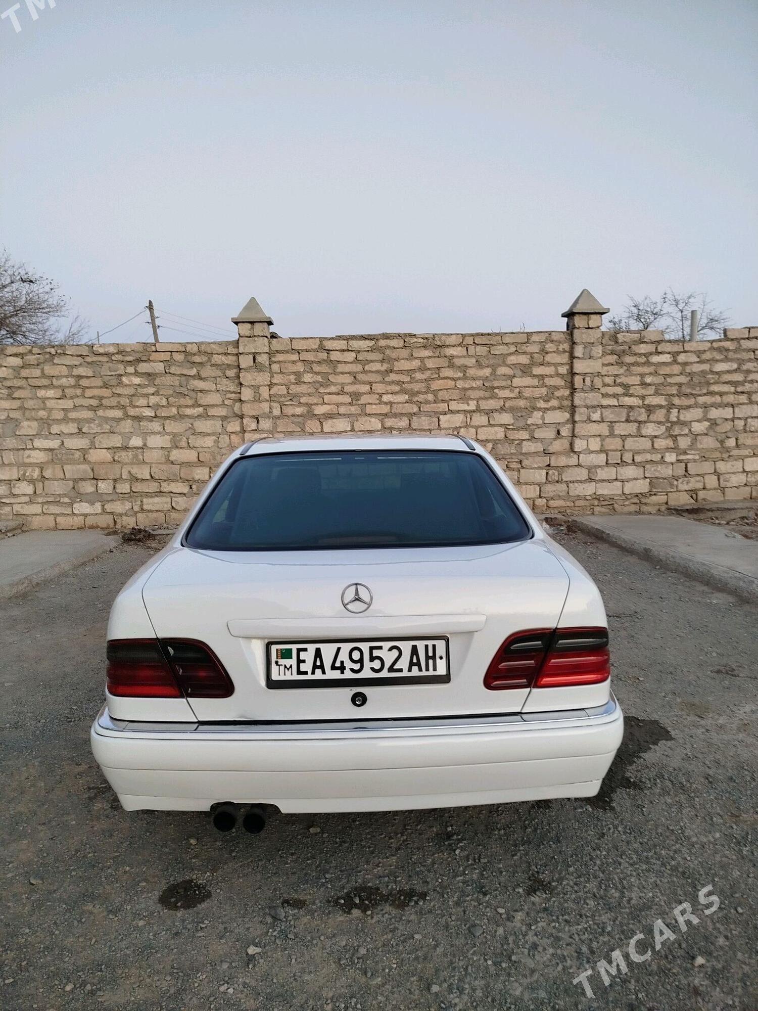 Mercedes-Benz 300E 1996 - 85 000 TMT - Гызыларбат - img 5