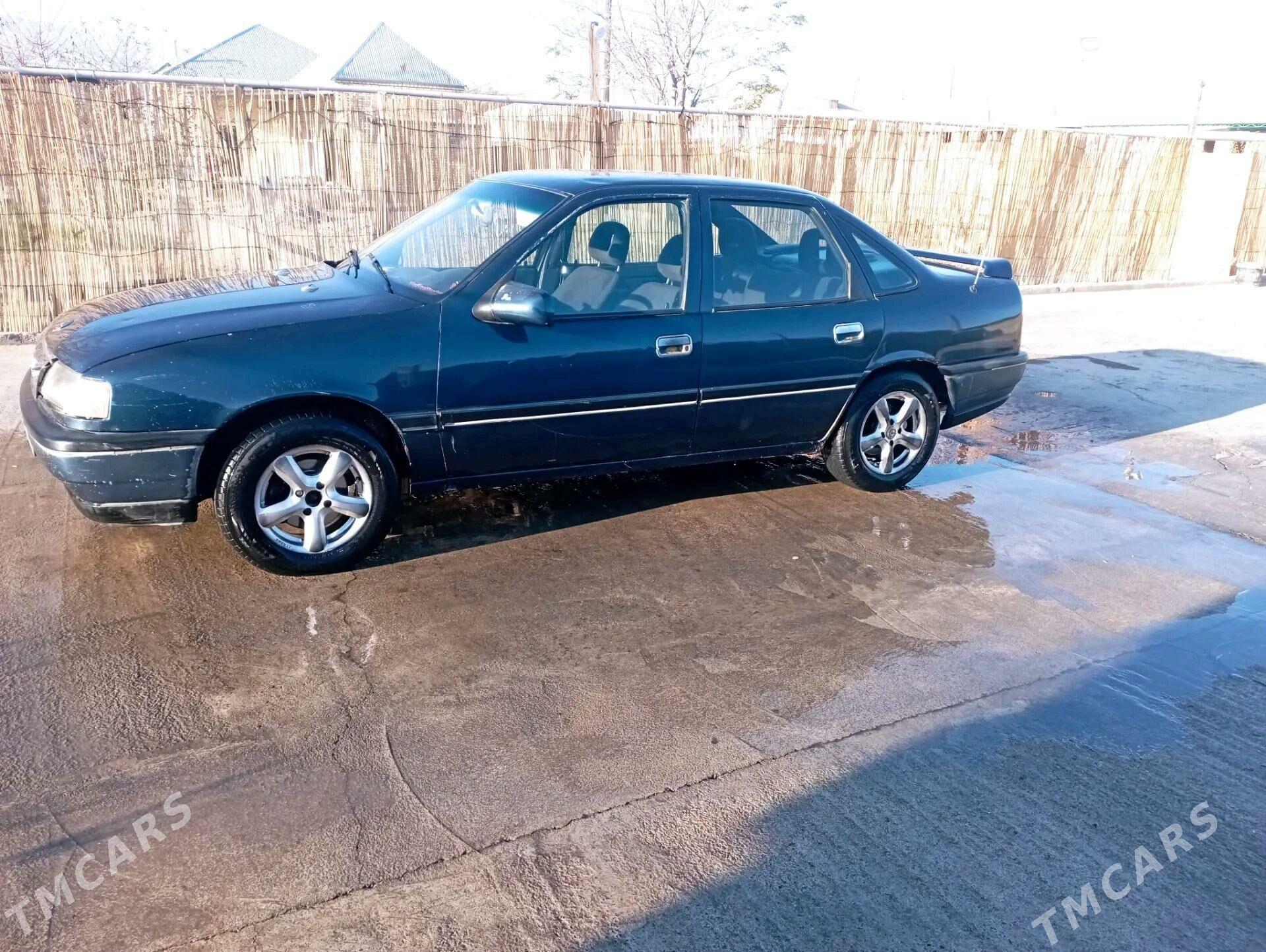 Opel Vectra 1992 - 28 000 TMT - Bäherden - img 3