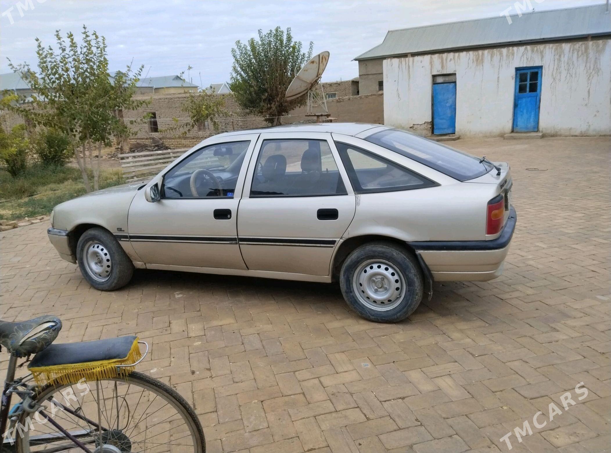 Opel Vectra 1992 - 18 000 TMT - Мургап - img 4