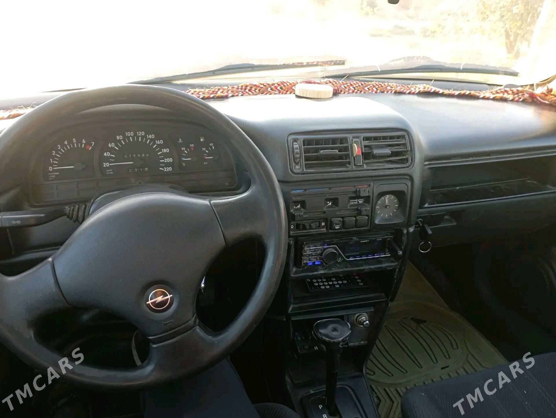 Opel Vectra 1992 - 28 000 TMT - Bäherden - img 2