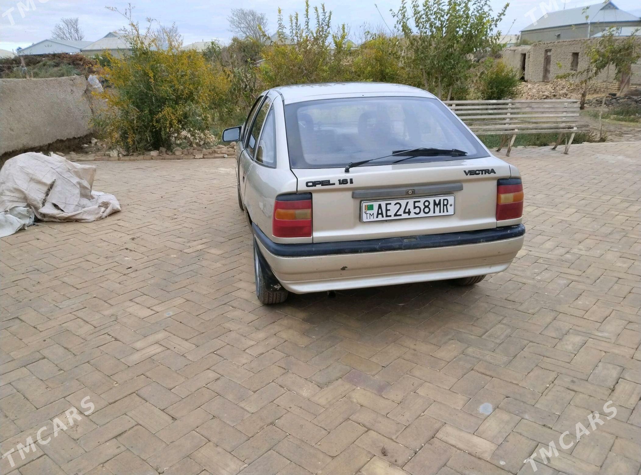 Opel Vectra 1992 - 18 000 TMT - Мургап - img 1