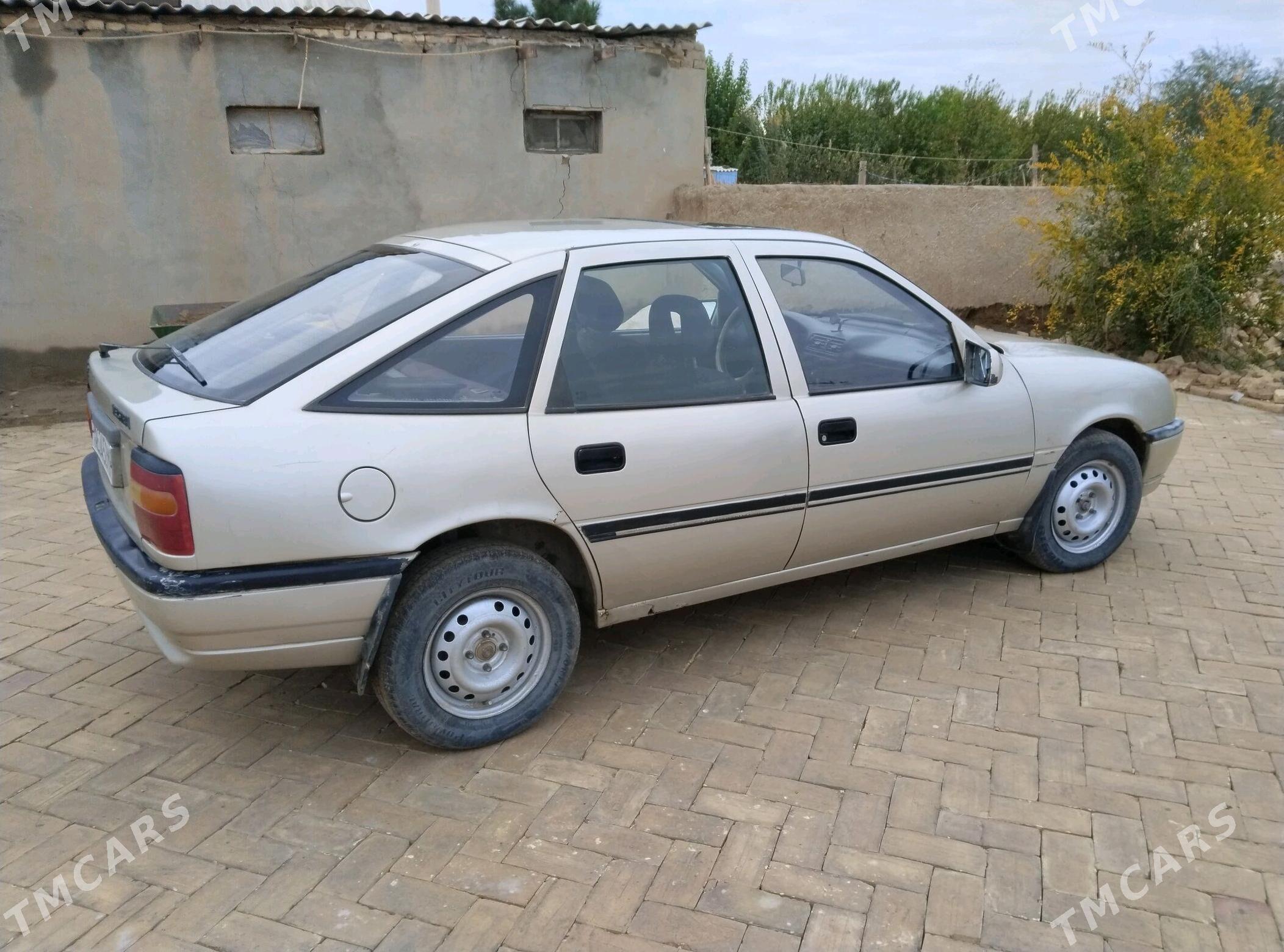 Opel Vectra 1992 - 18 000 TMT - Мургап - img 2
